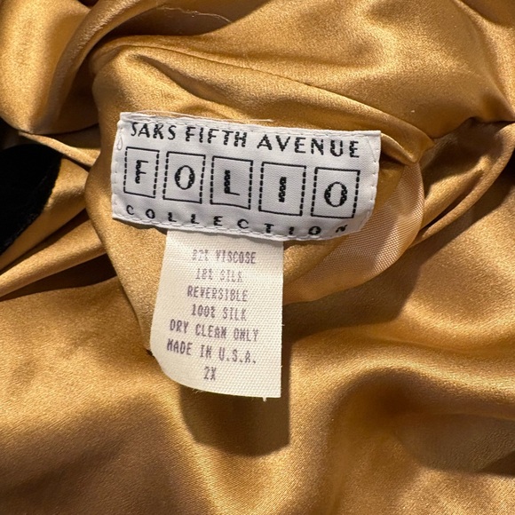 Folio Saks Fifth Avenue Black and Gold reversible Velvet Jacket - Picture 7 of 9
